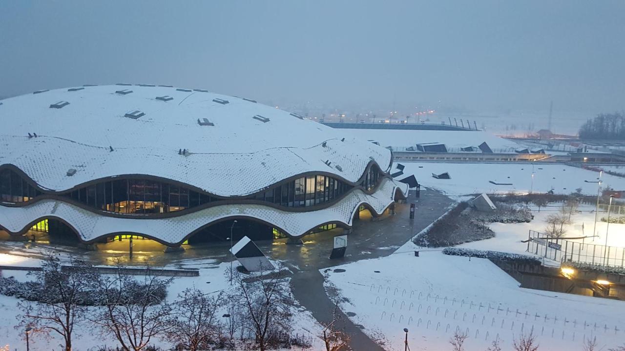 E&E Apartments 4* Arena Stozice 卢布尔雅那 外观 照片