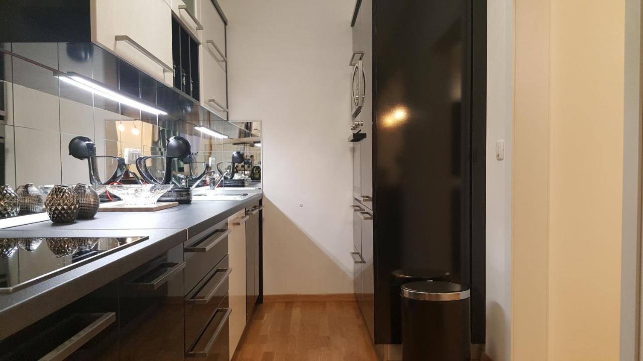 E&E Apartments 4* Arena Stozice 卢布尔雅那 外观 照片