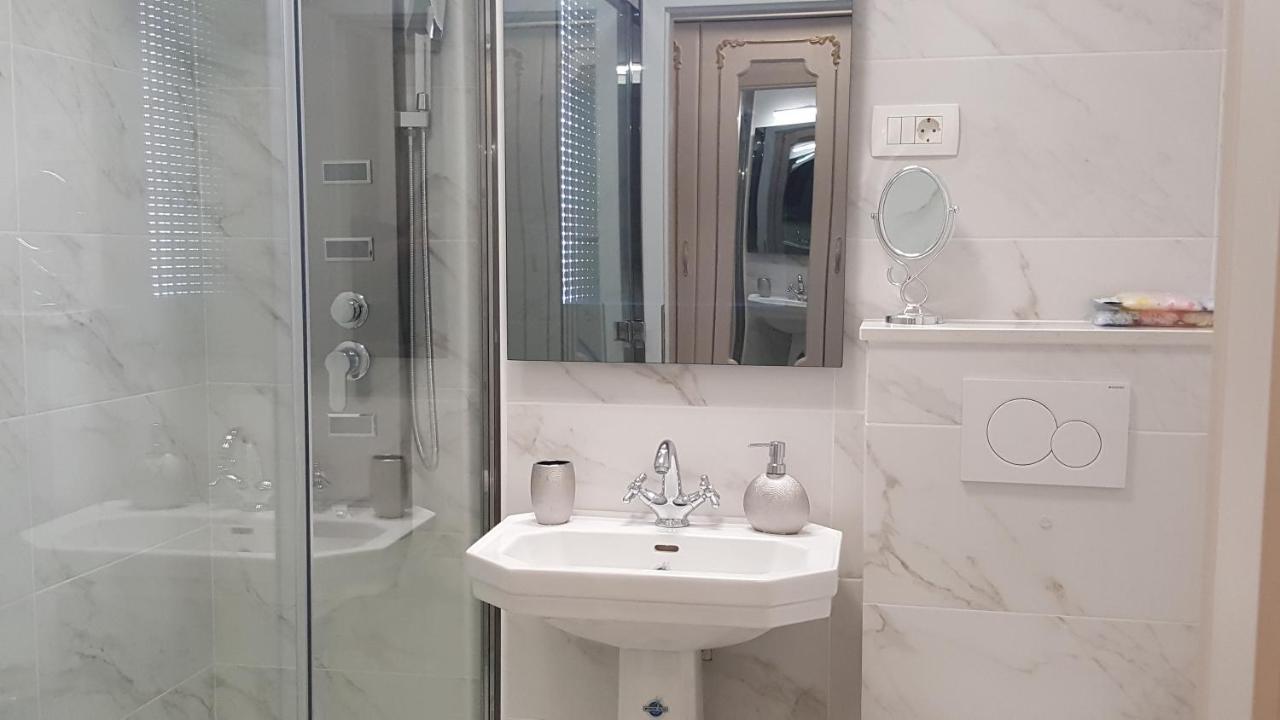 E&E Apartments 4* Arena Stozice 卢布尔雅那 外观 照片